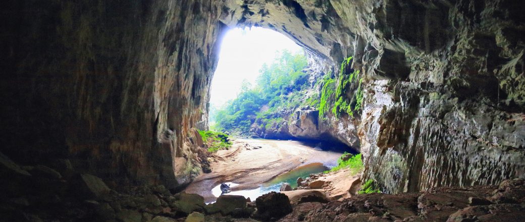 Trek à la grotte de Hang En เทรคกิ้งสู่ถ้ำ Hang En